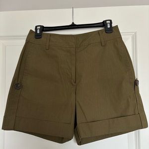 FRAME Olive Shorts